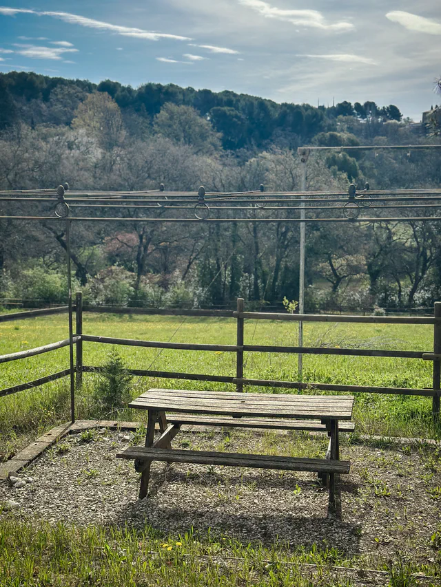 Table Picnic & Champs - Bed&Breakfast les Arnauds à Aix-en-Provence