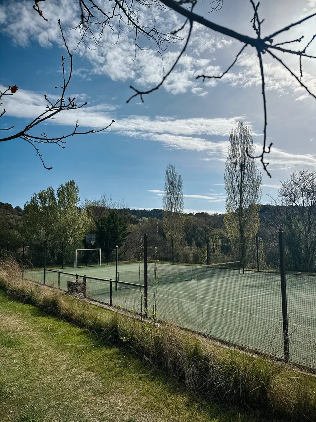 Court de tennis - Chambres d'hôtes les Arnauds à Aix-en-Provence