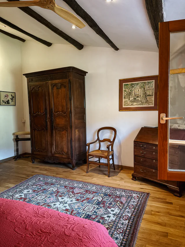 Chambre avec lit Queen Size- Bed and Breakfast d'hôtes les Arnauds à Aix-en-Provence